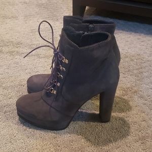 Stuart Weitzman Gray Suede Hiker Booties Sz 7.5